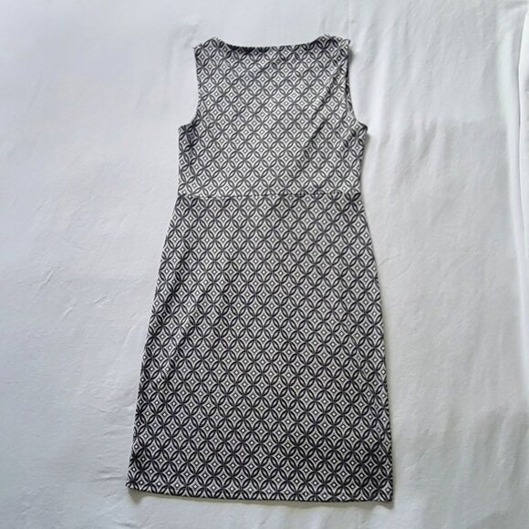 Beautiful Talbots Slimming Dress - Picture 8 of 9